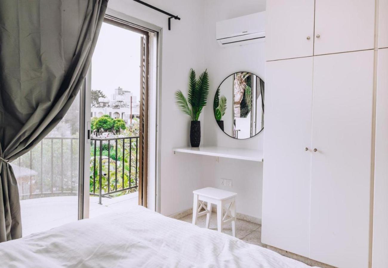 H&O Royal Townhouse In Center Paphos Apartment Екстериор снимка