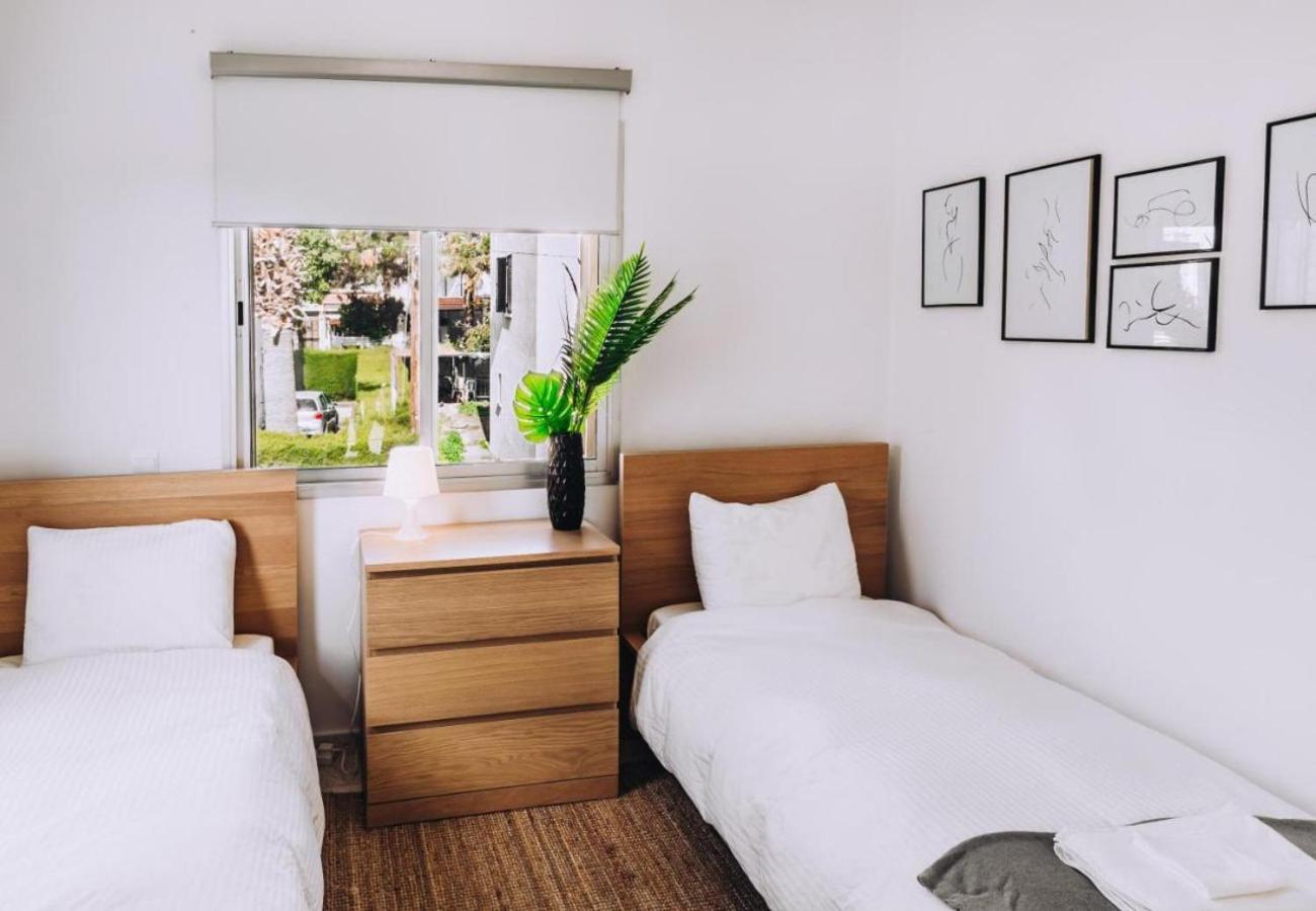H&O Royal Townhouse In Center Paphos Apartment Екстериор снимка