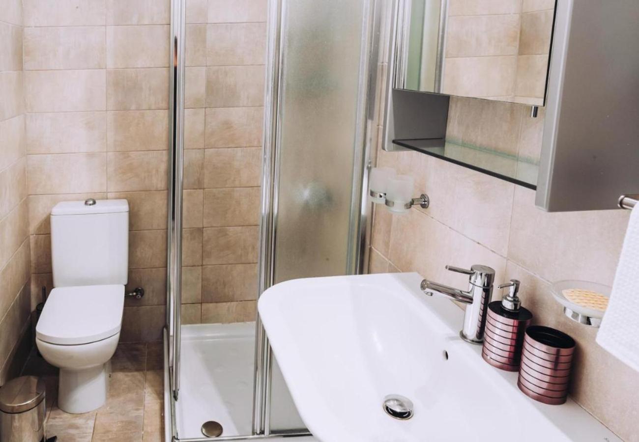 H&O Royal Townhouse In Center Paphos Apartment Екстериор снимка