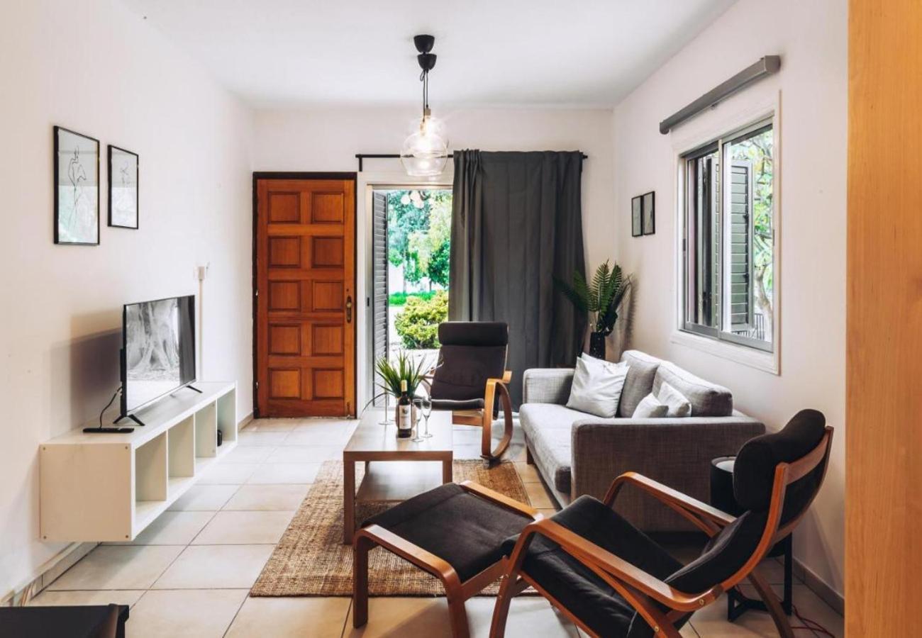 H&O Royal Townhouse In Center Paphos Apartment Екстериор снимка