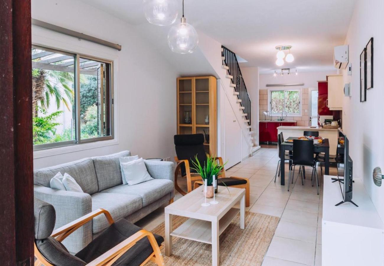 H&O Royal Townhouse In Center Paphos Apartment Екстериор снимка